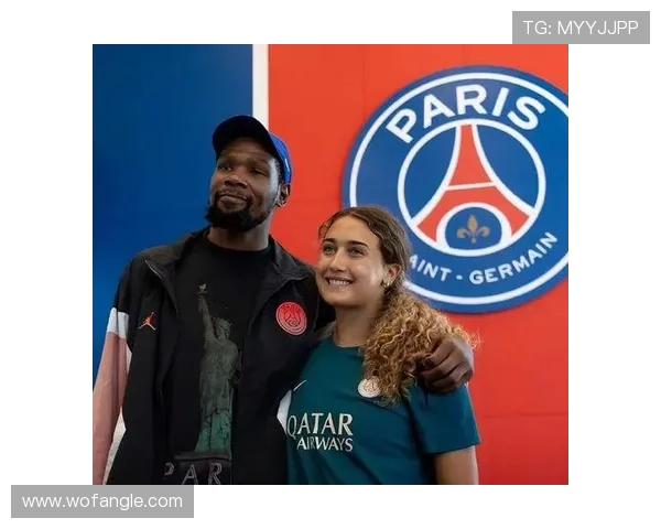 杜兰特谈从未入选最佳防守阵容:人情世故和奖项背后的复杂因素 杜兰特谈从未入选最佳防守阵容:人情世故和奖项背后的复杂因素